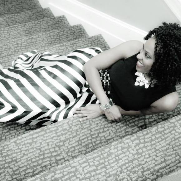 Meet your Posher, Tia - Picture 1 of 1